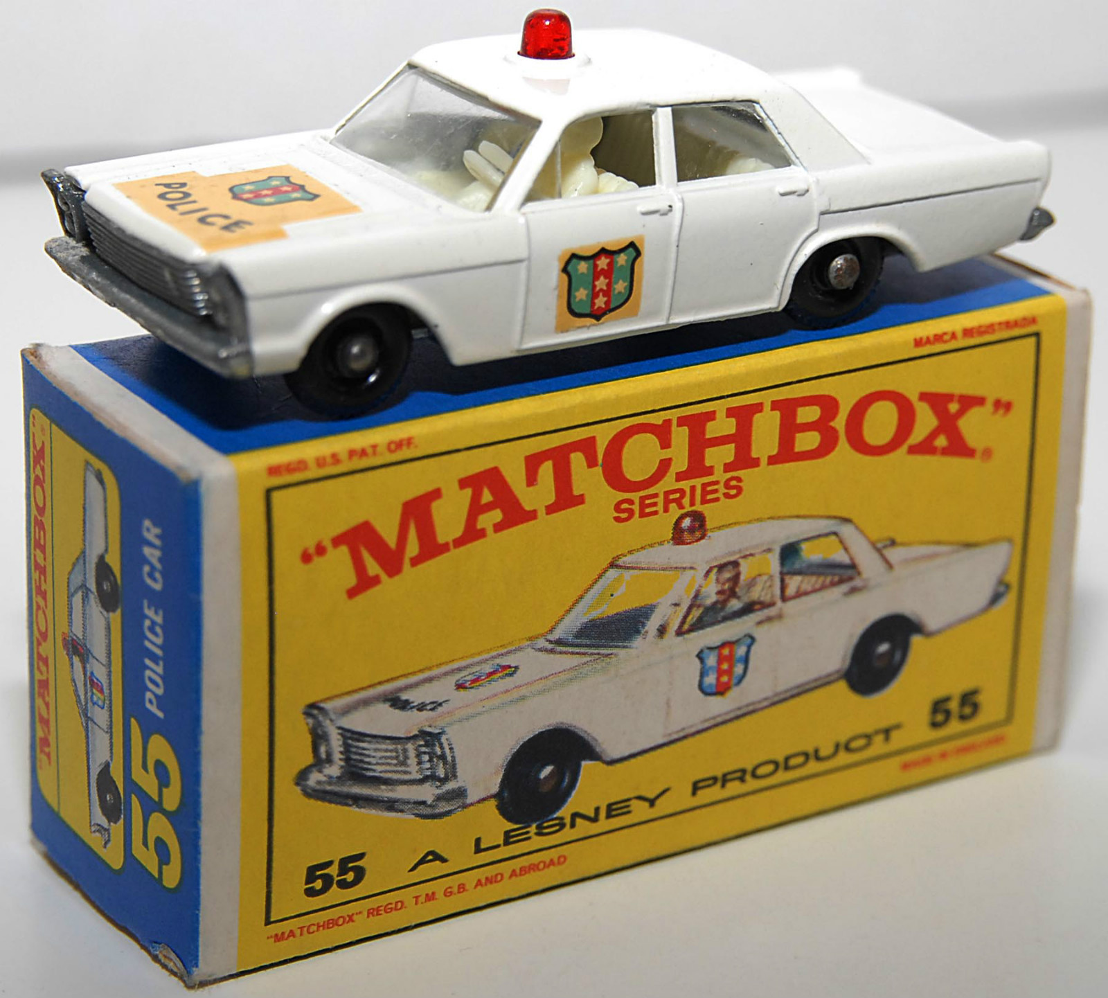 Matchbox-Vintage-55C-Ford-Galaxie-Police-Car-White-01