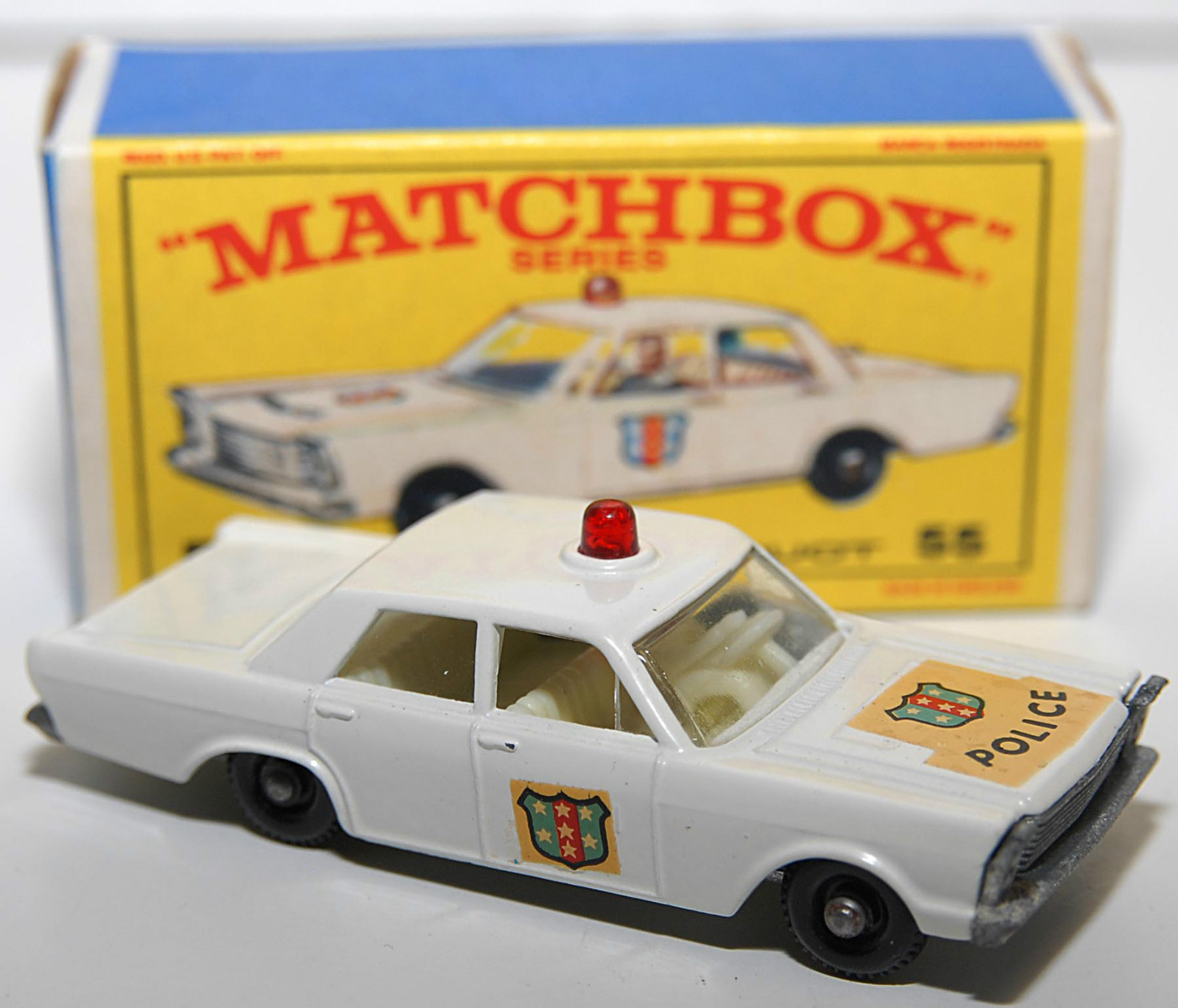 Matchbox-Vintage-55C-Ford-Galaxie-Police-Car-White-08